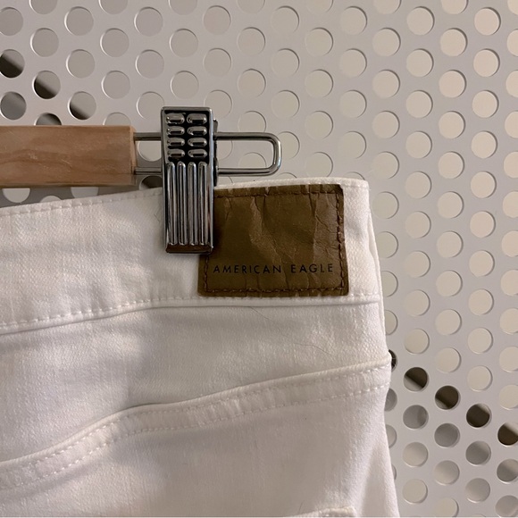 American Eagle Super Stretch Denim Mini Skirt Size 12 Classic White Frayed Hem - Picture 7 of 11